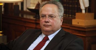 kotzias_aftodioikisi